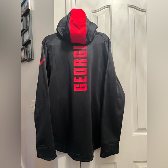 Nike NWT Georgia Bulldogs Pullover Thermal Hoodie - size Med - Picture 2 of 11